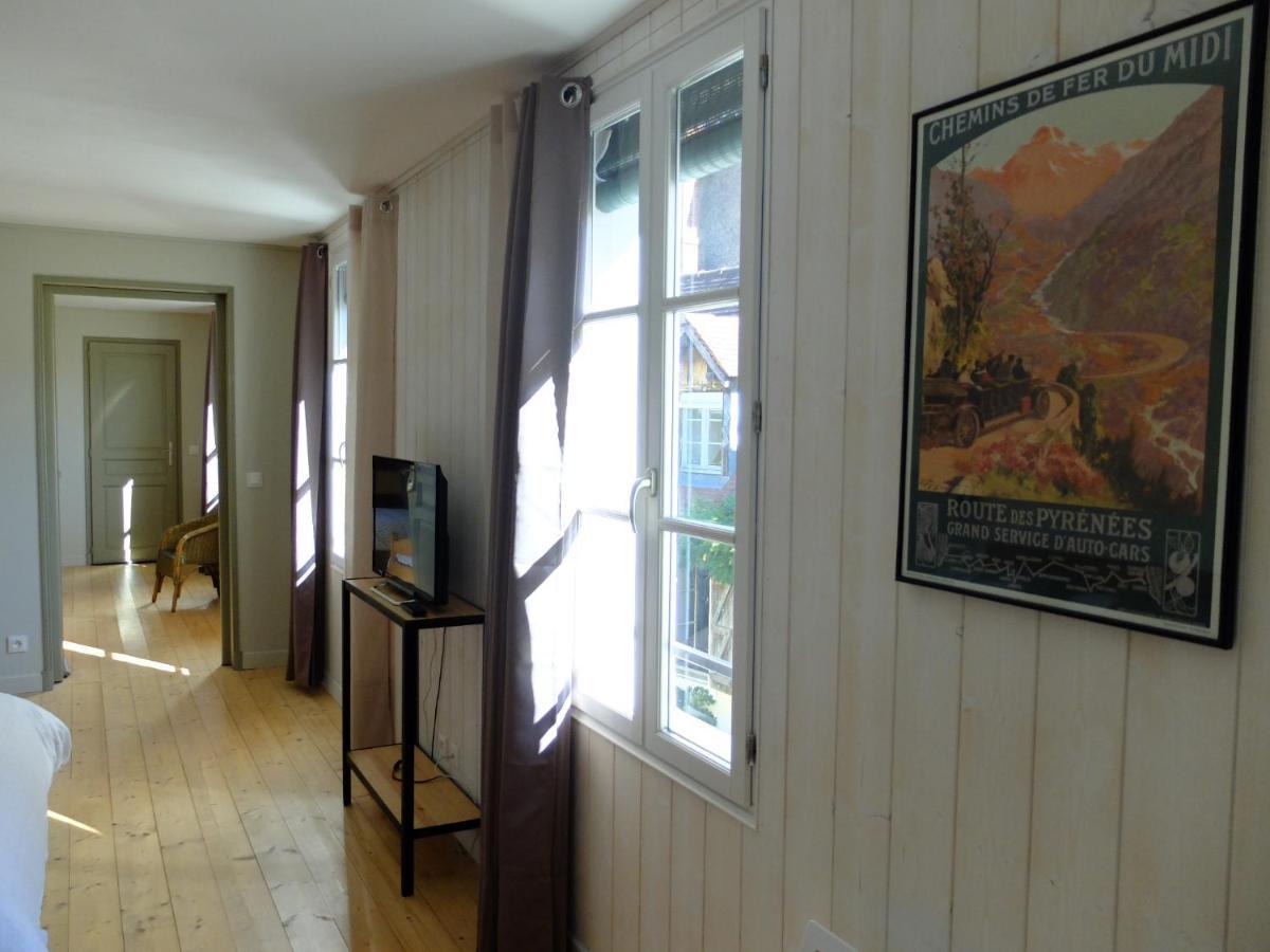 Bed and Breakfast De l'Autre Côté à Garlin Extérieur photo