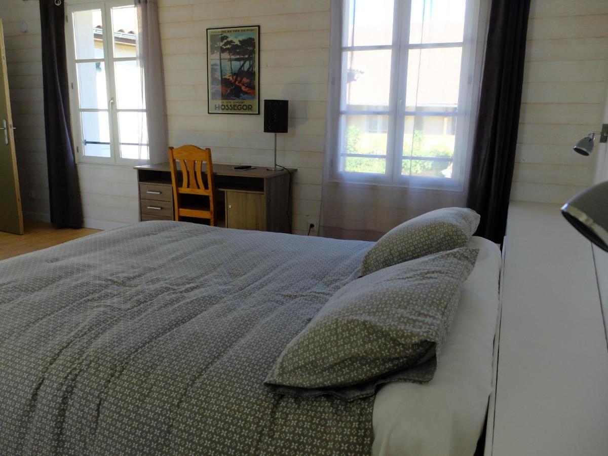 Bed and Breakfast De l'Autre Côté à Garlin Extérieur photo